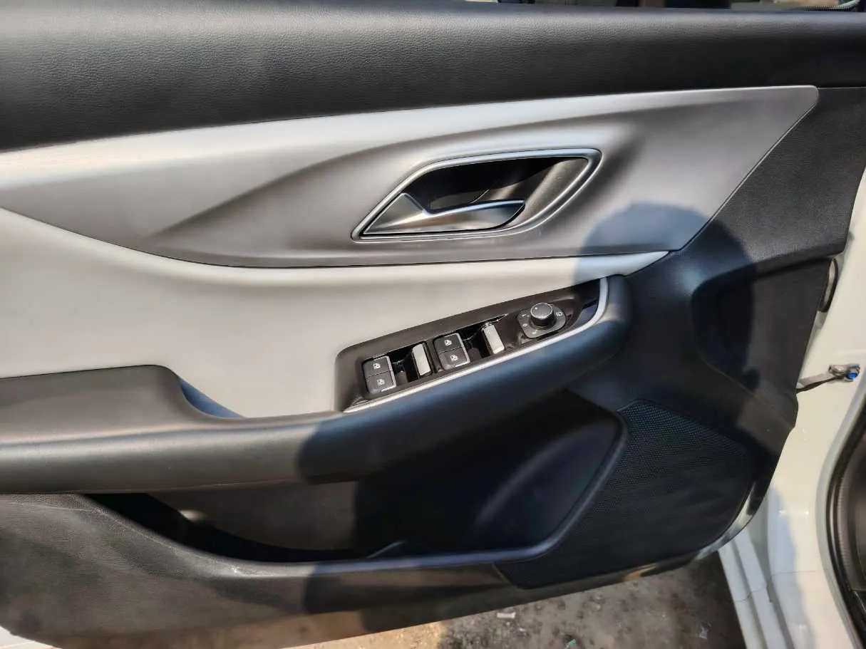 Car image 39