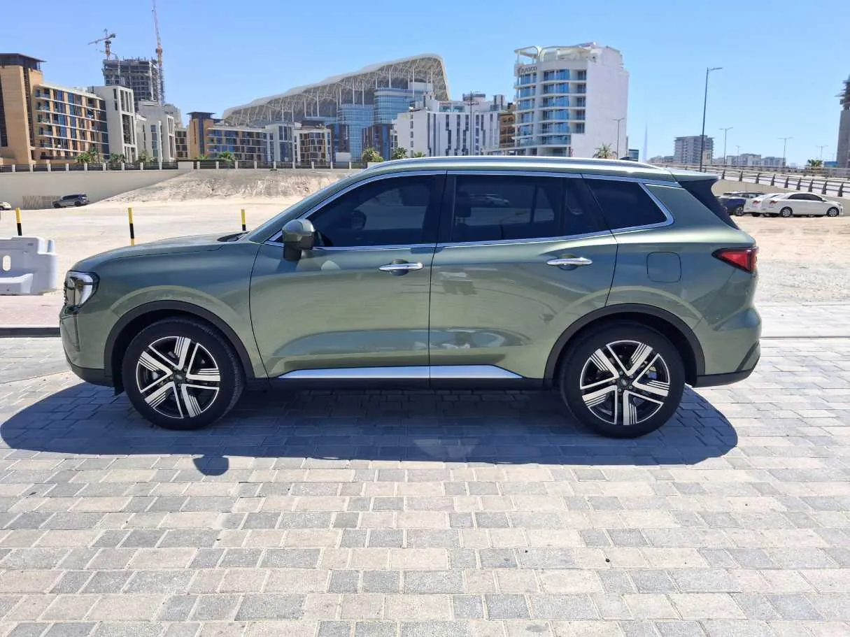Car image 8