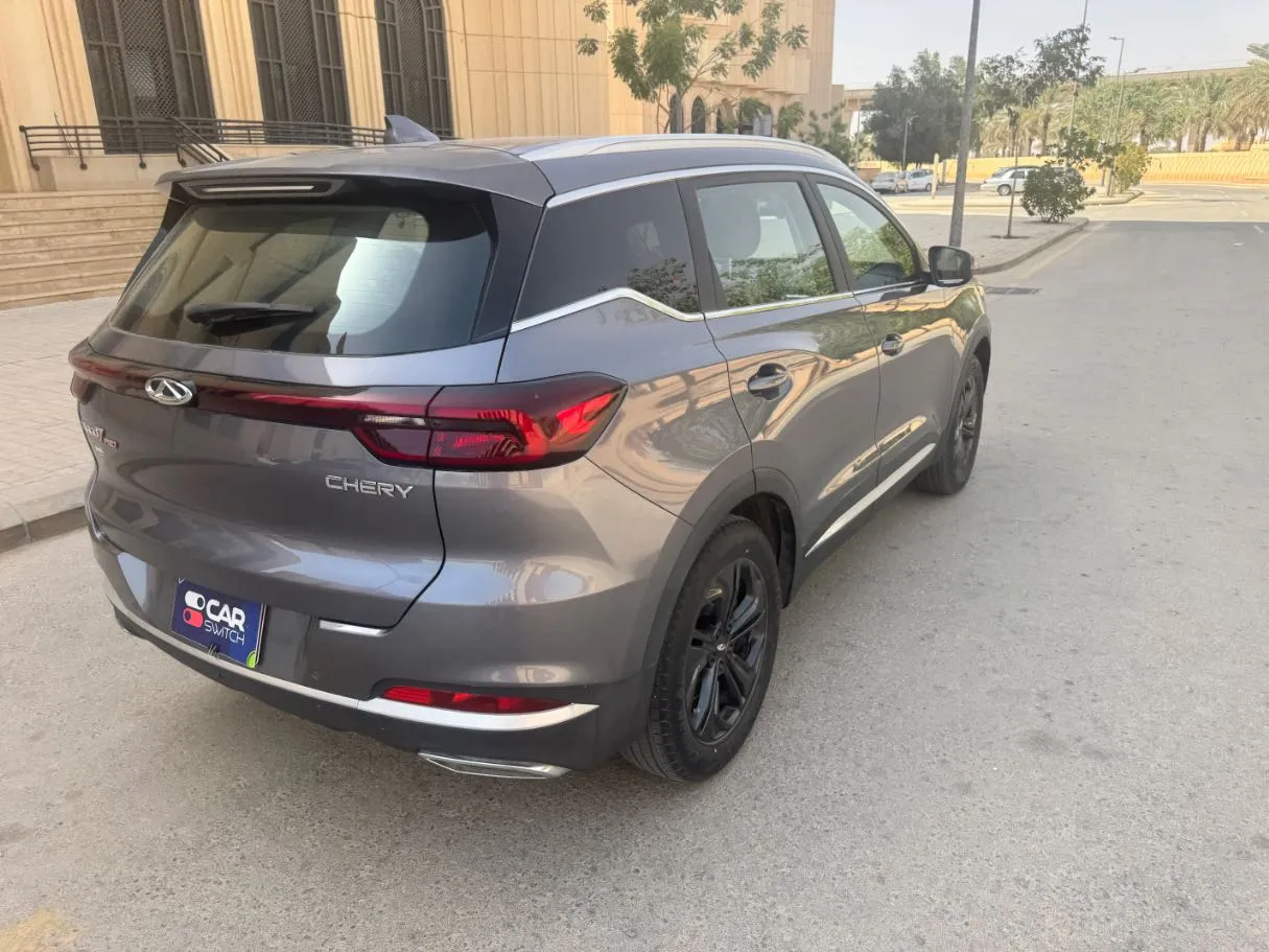 Car image 5