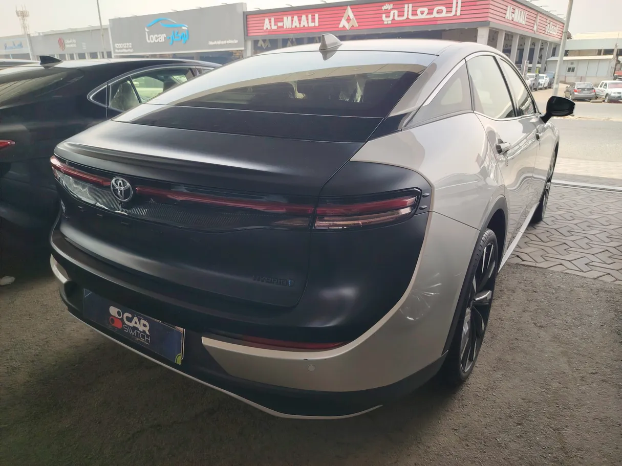 Car image 5