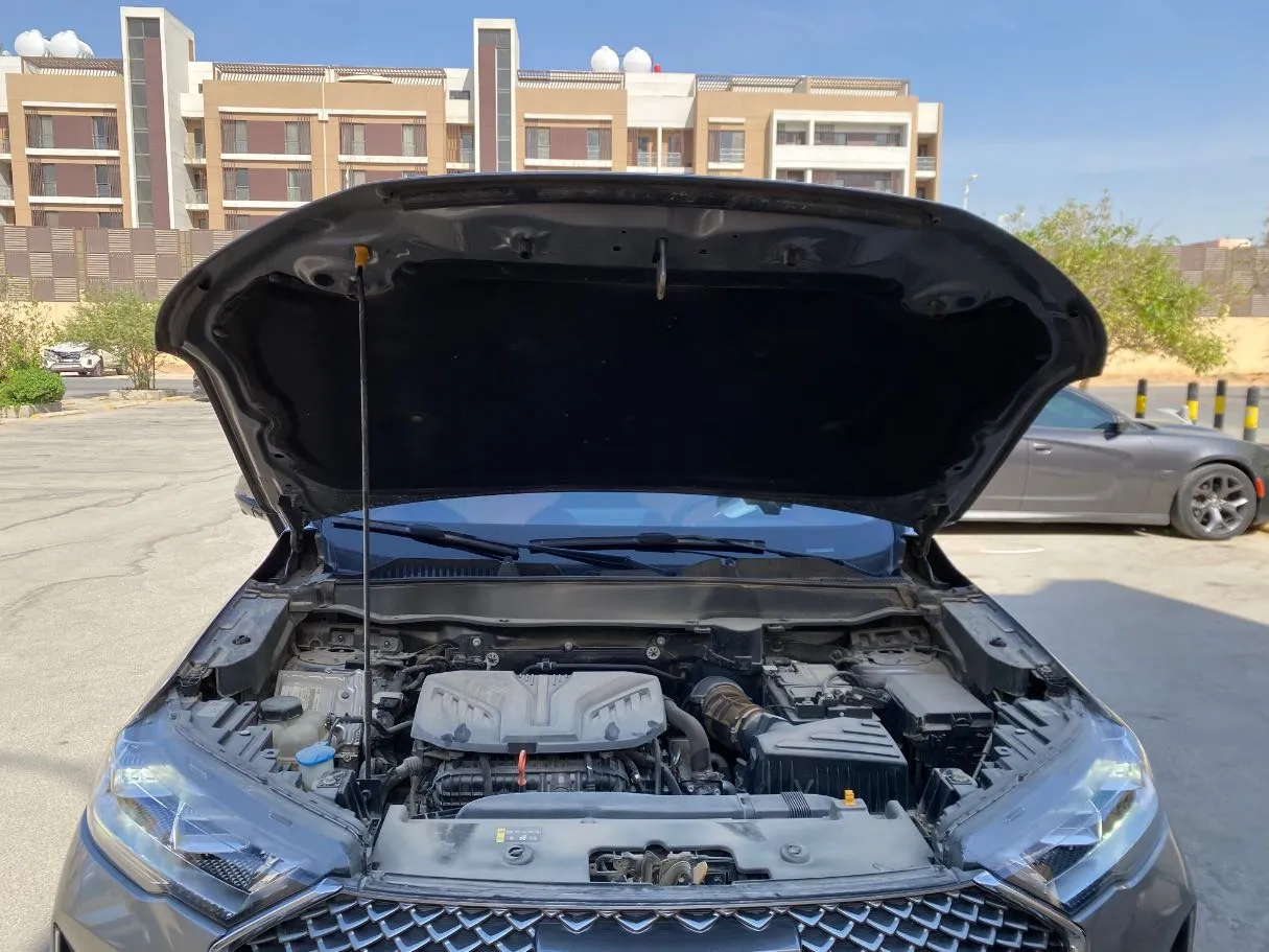 Car image 30