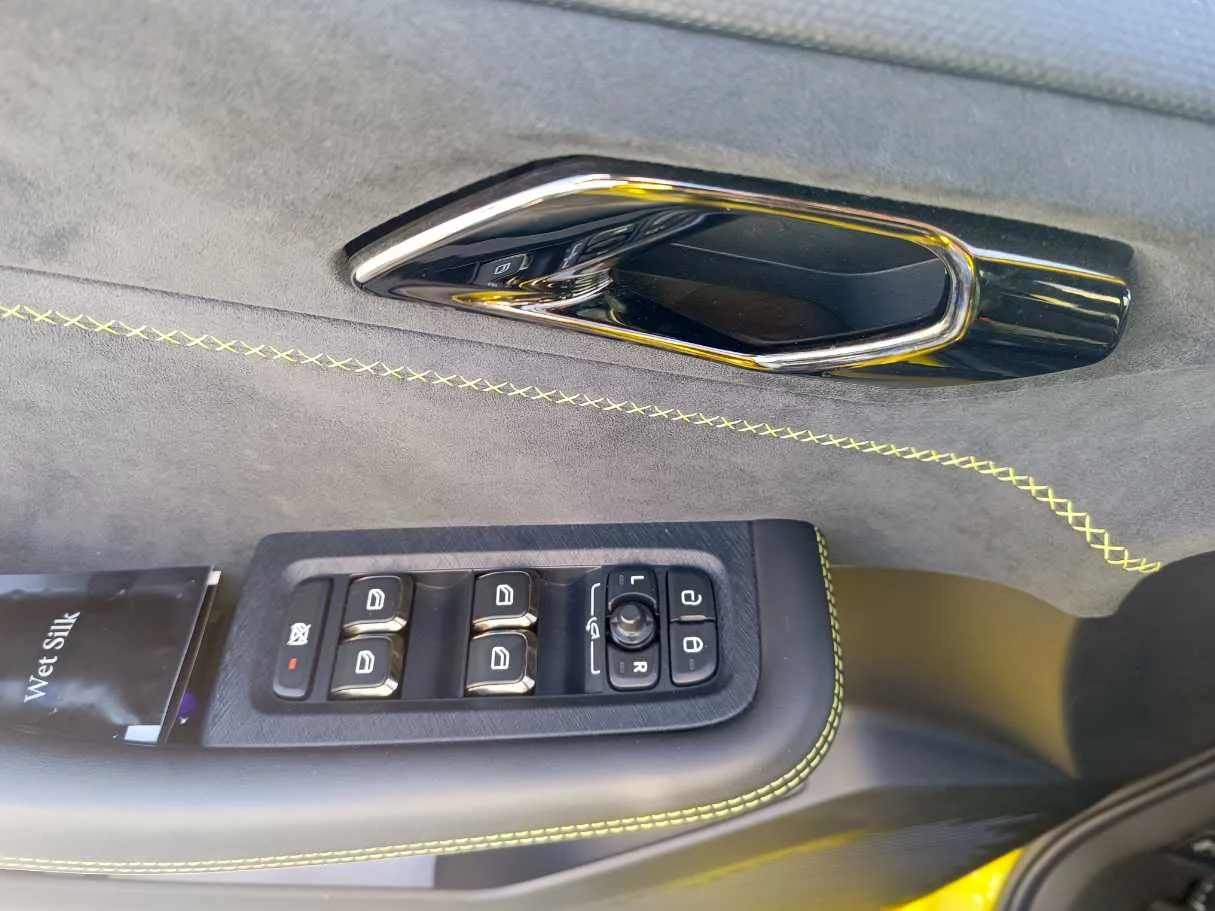Car image 33