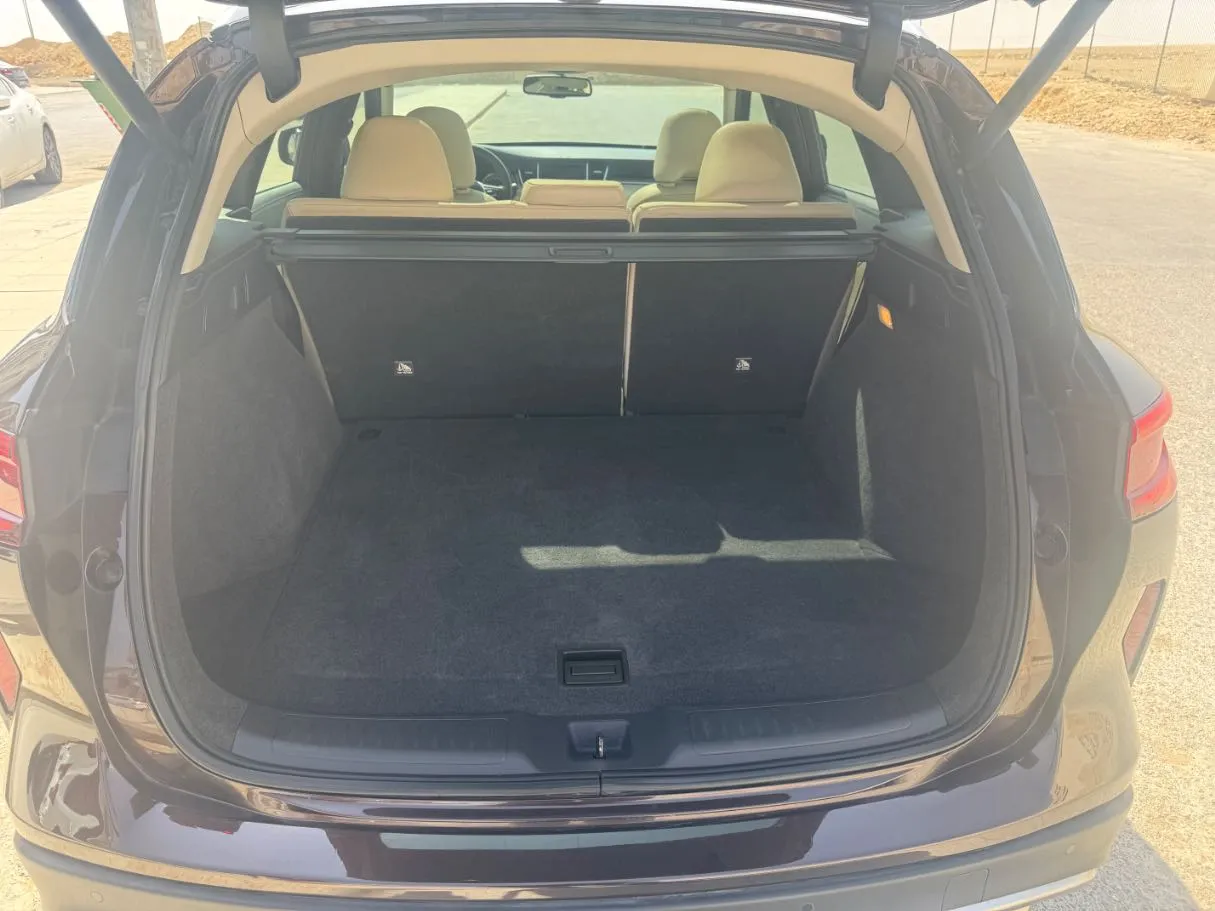 Car image 20