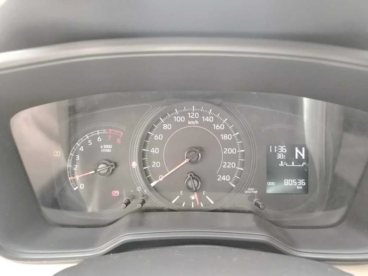 Car image 26