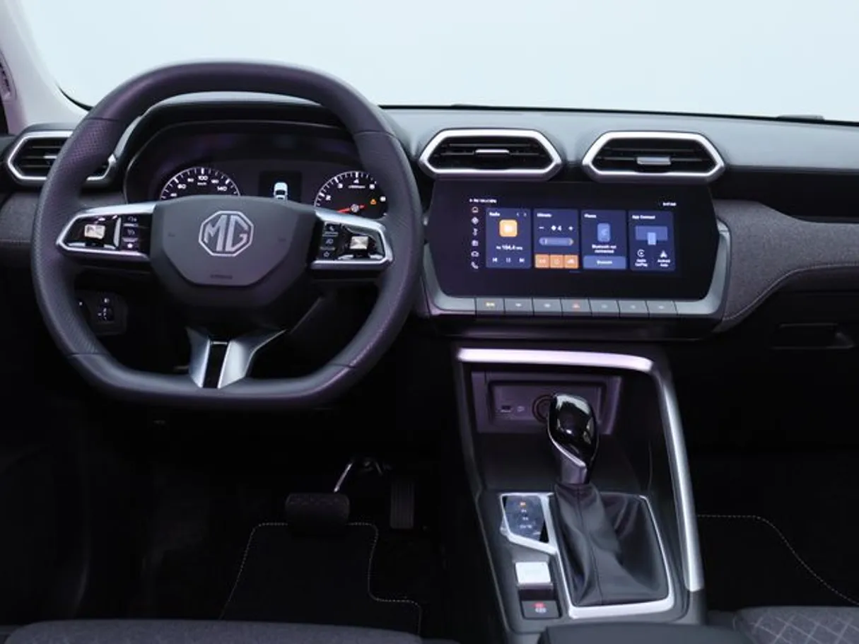Car image 15