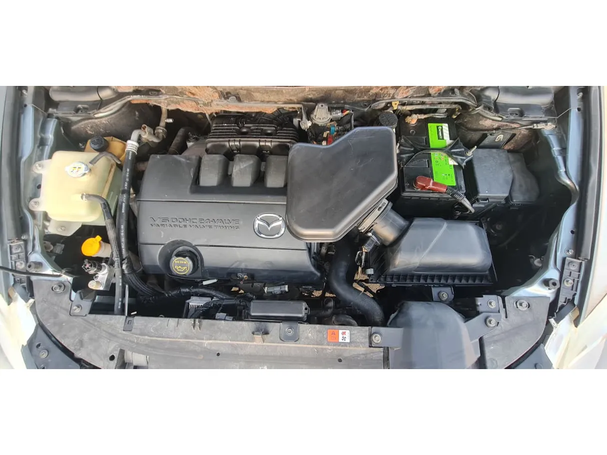 Car image 9