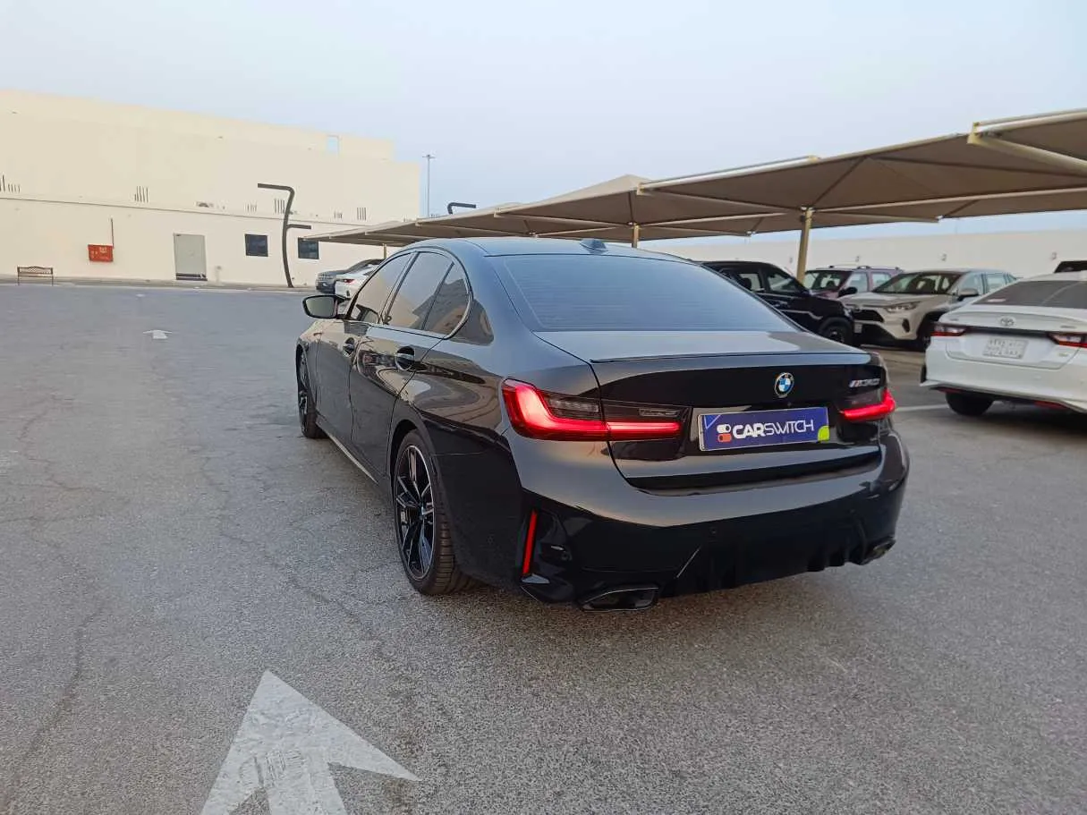 Car image 8