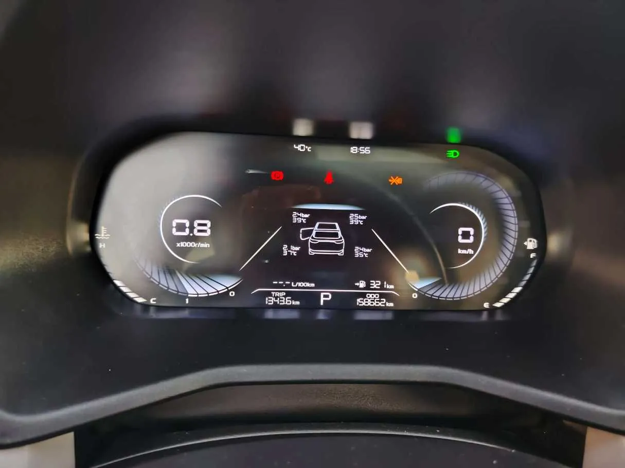 Car image 27