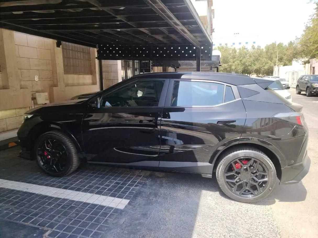 Car image 7