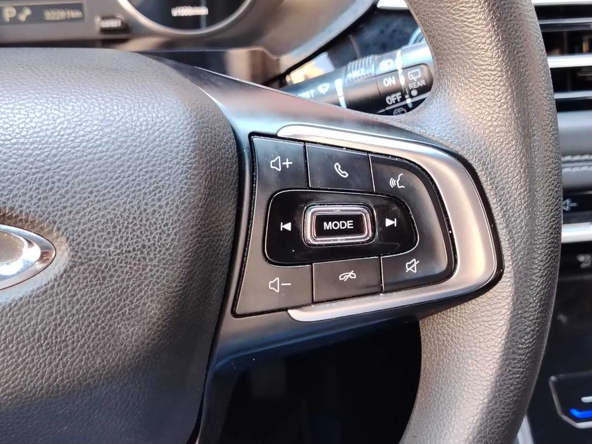 Car image 27