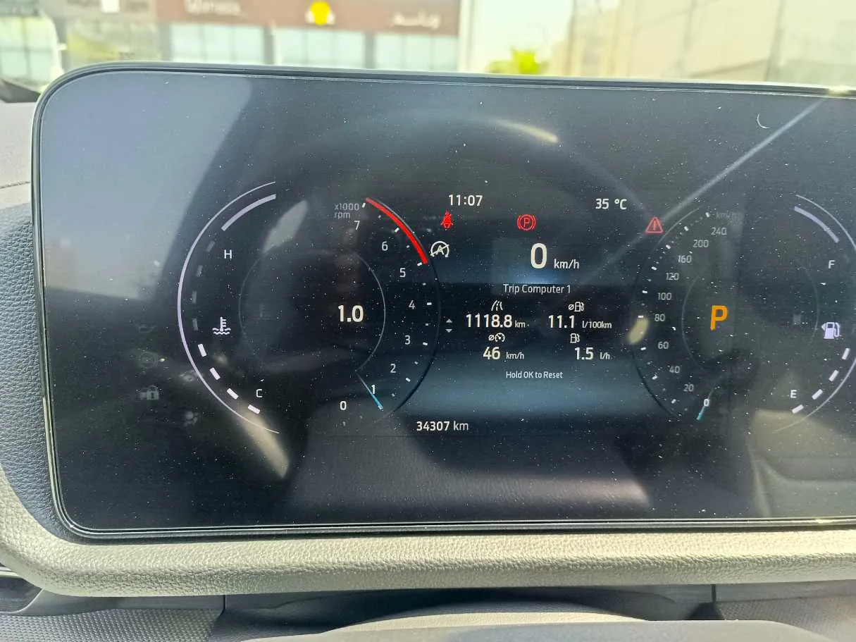 Car image 26