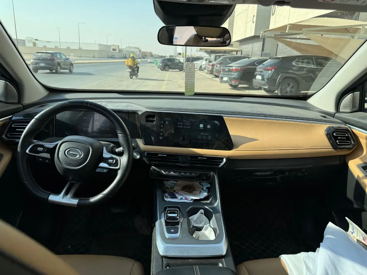 Car image 14