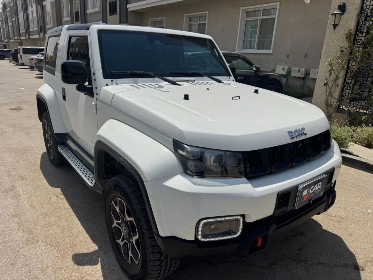 Car image 3