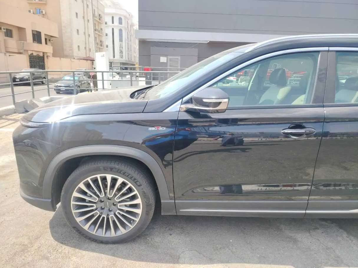 Car image 9