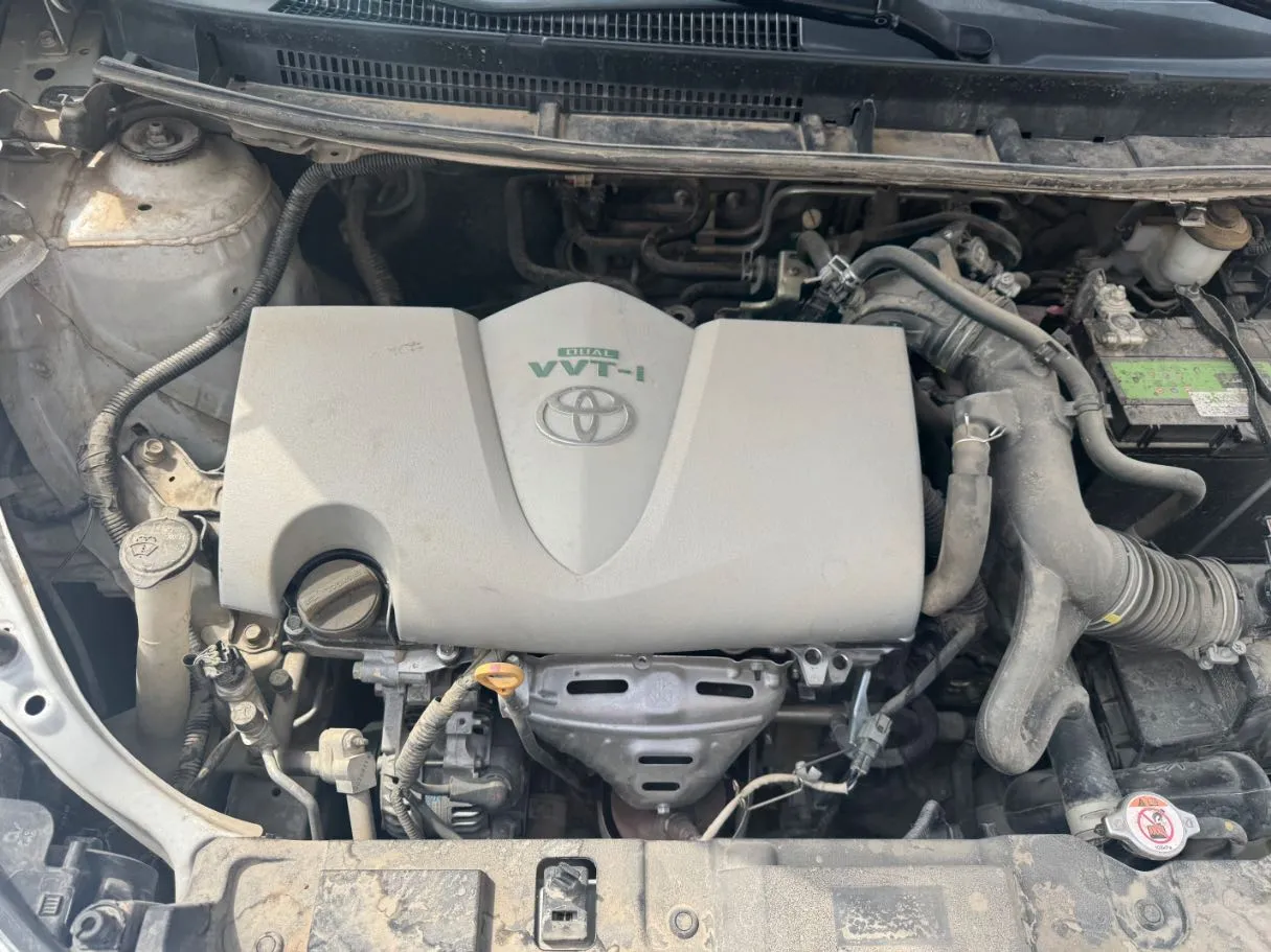 Car image 21
