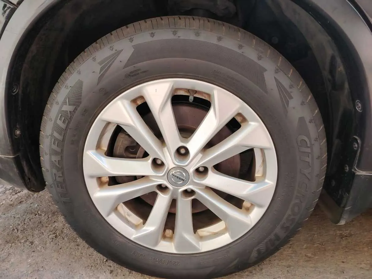 Car image 10