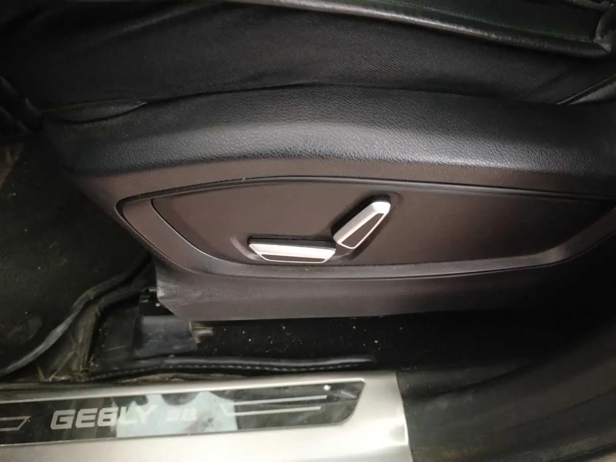 Car image 43