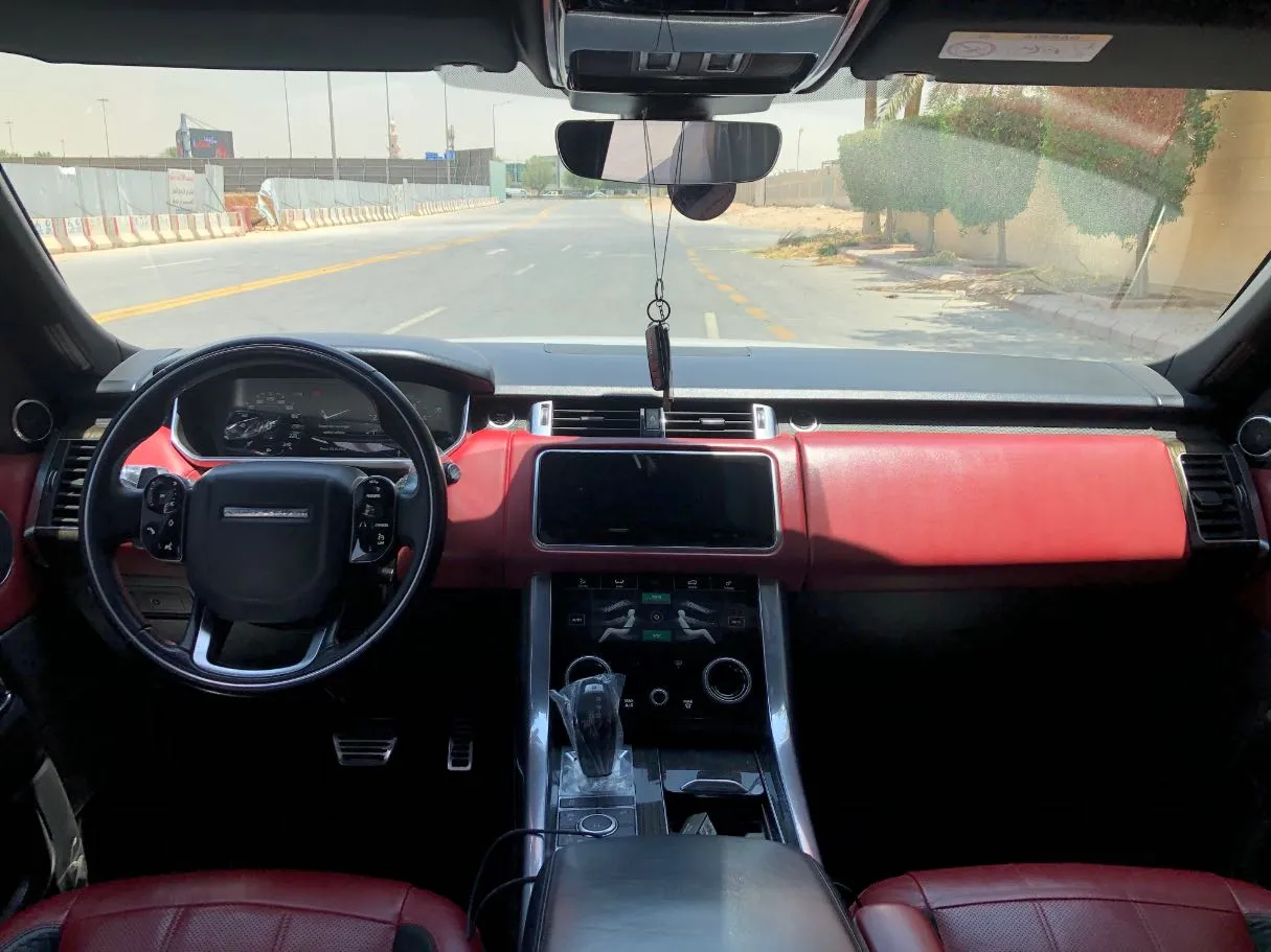 Car image 15