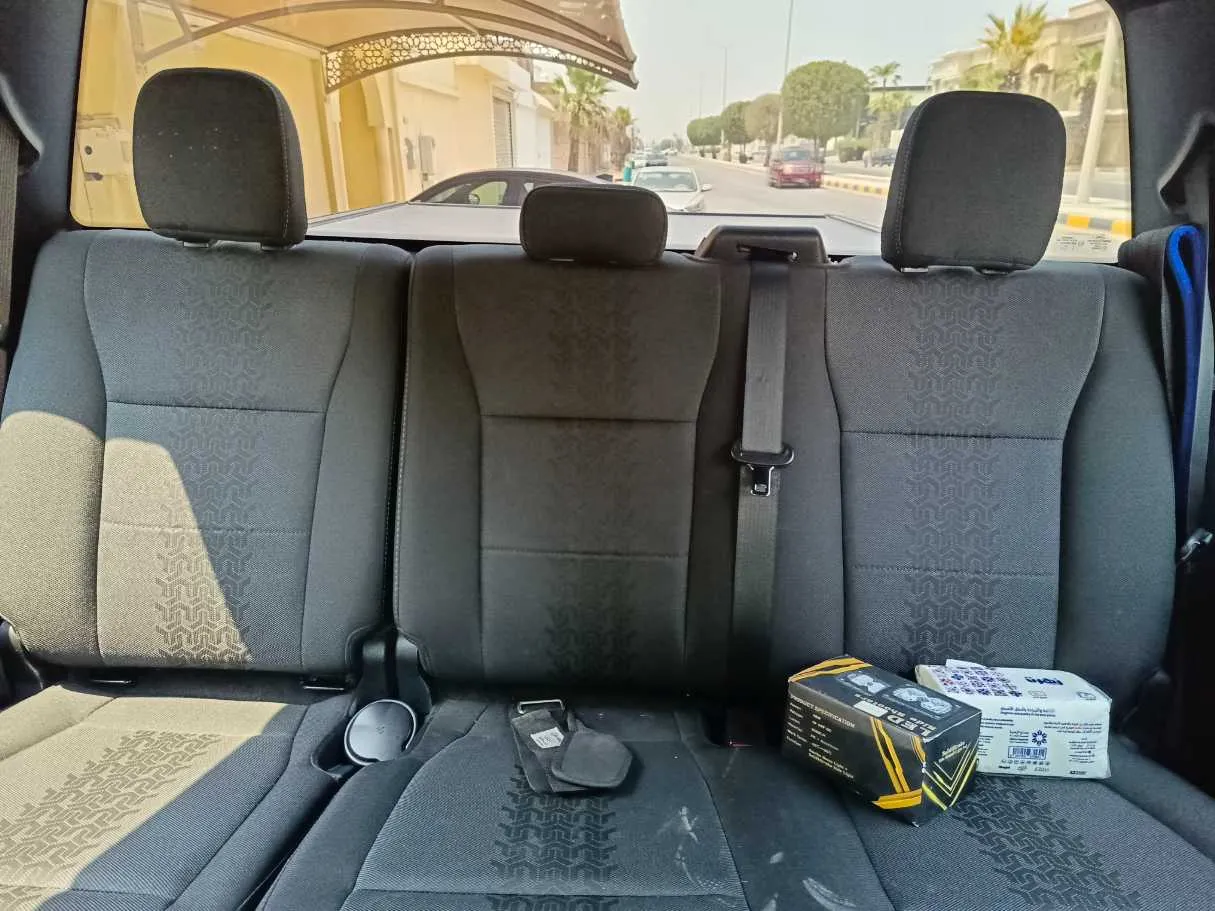 Car image 19