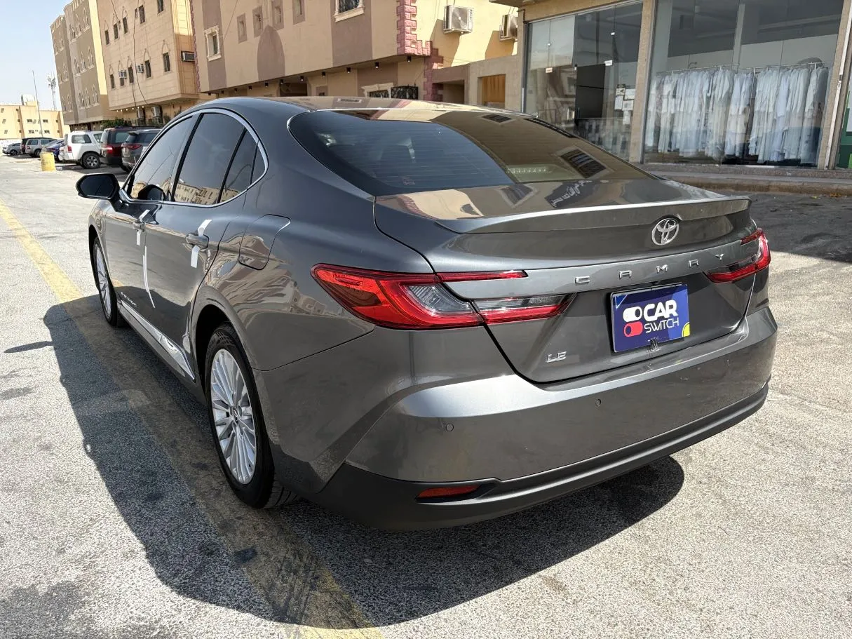 Car image 7