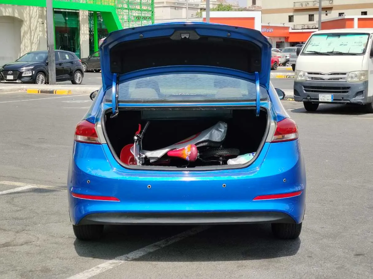 Car image 23