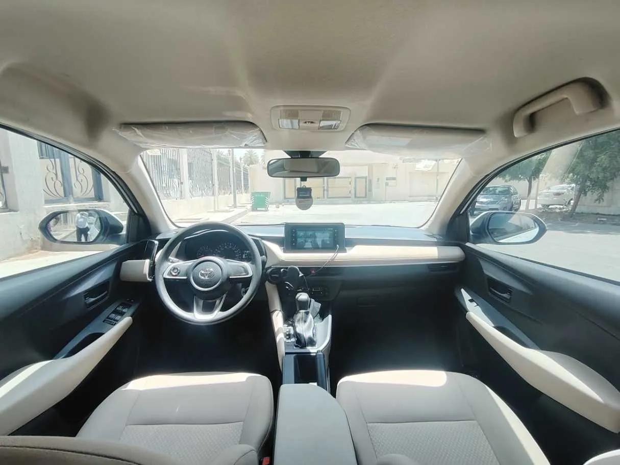 Car image 18