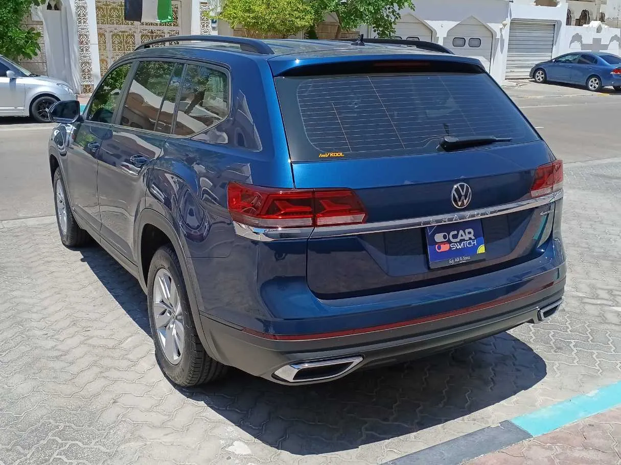 Car image 5