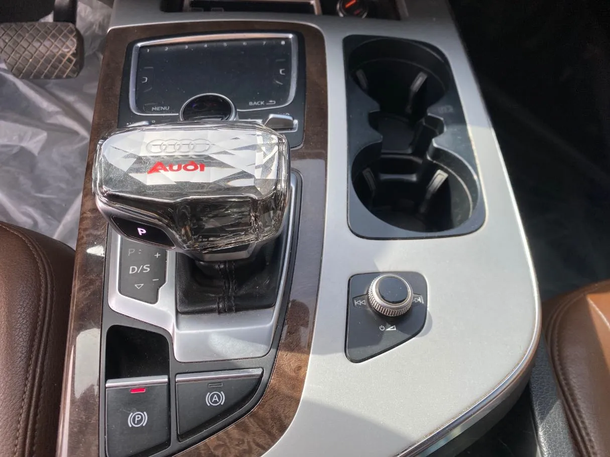 Car image 23
