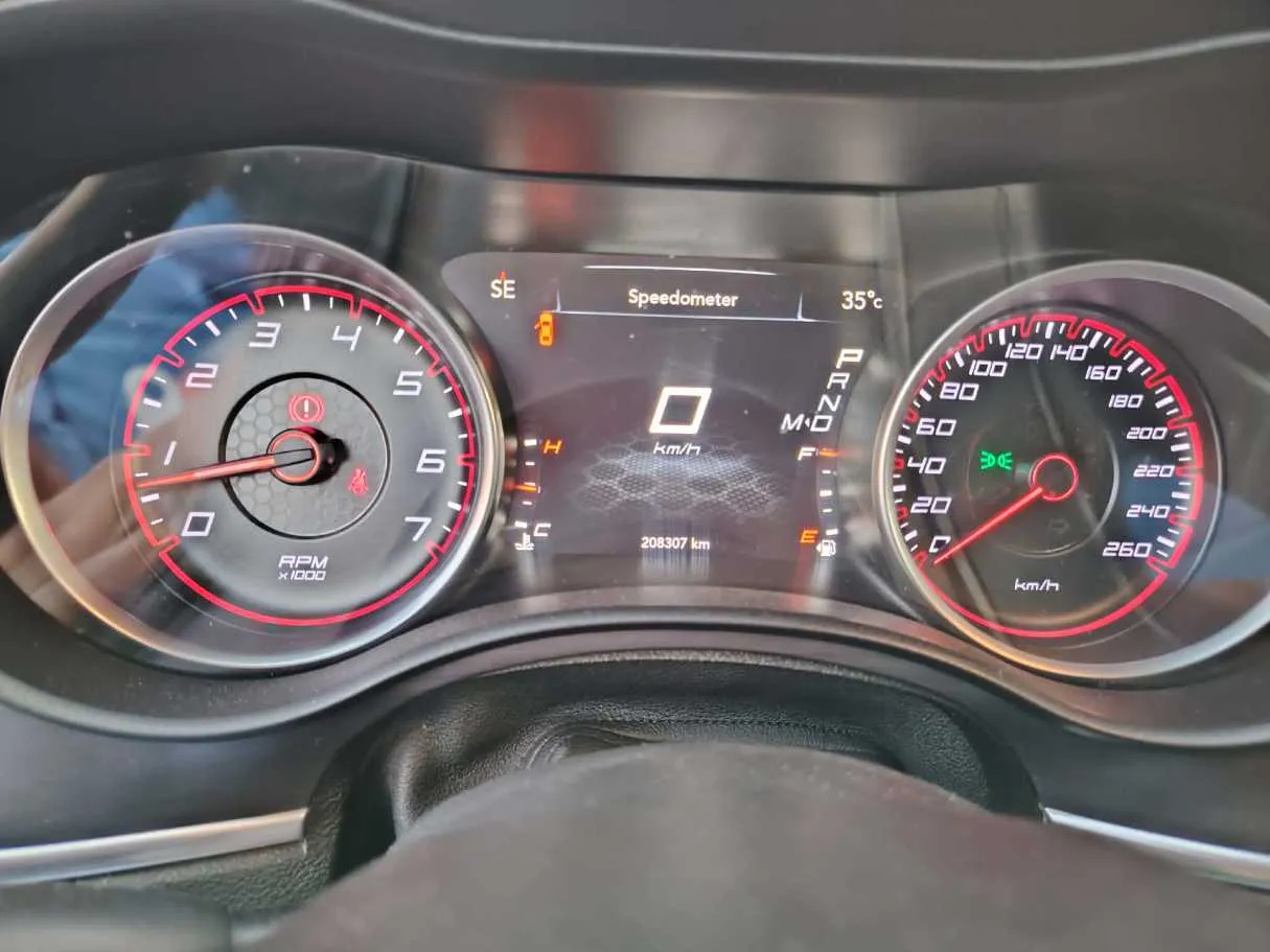 Car image 26