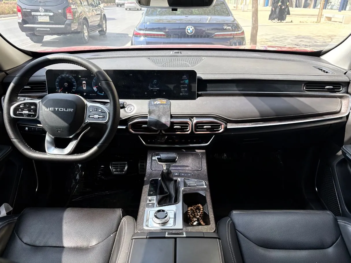 Car image 16