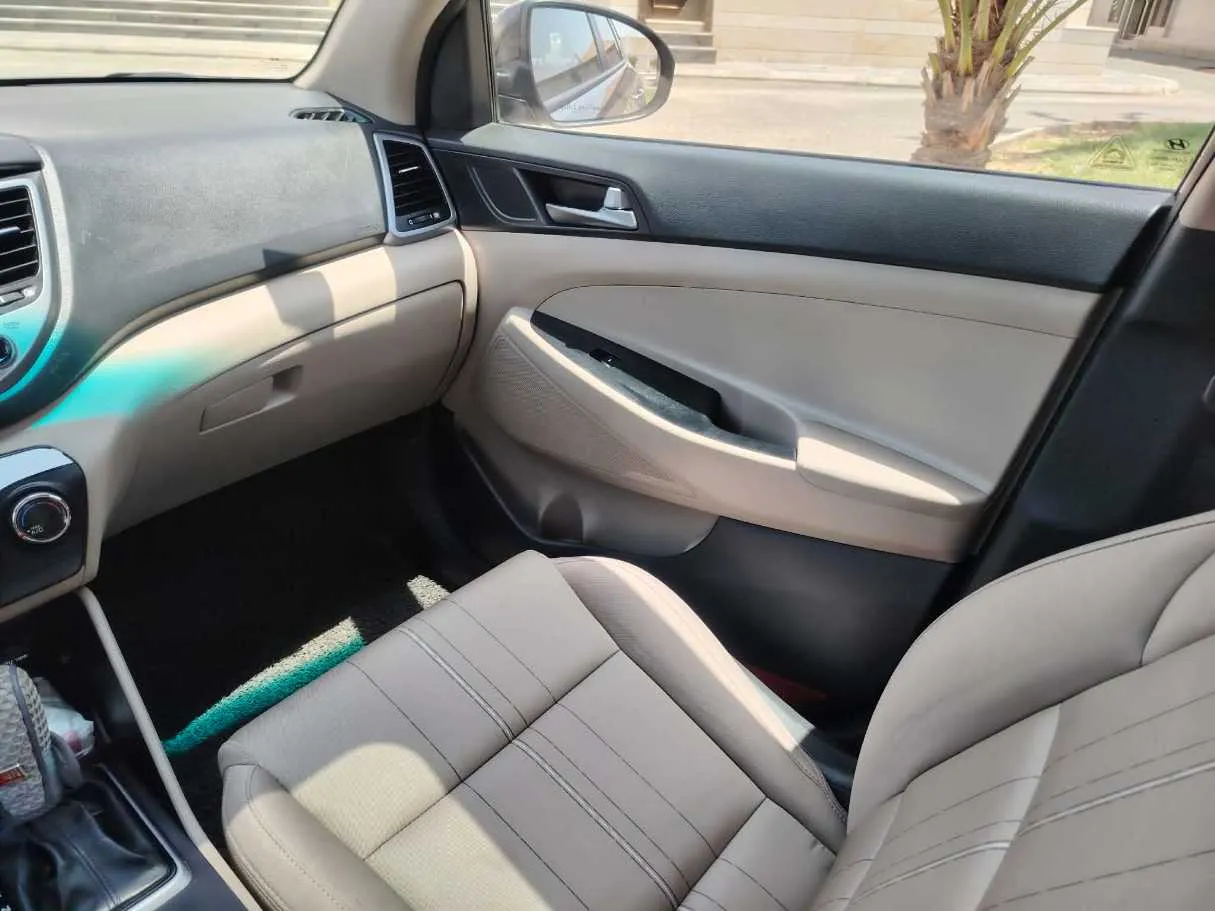 Car image 38