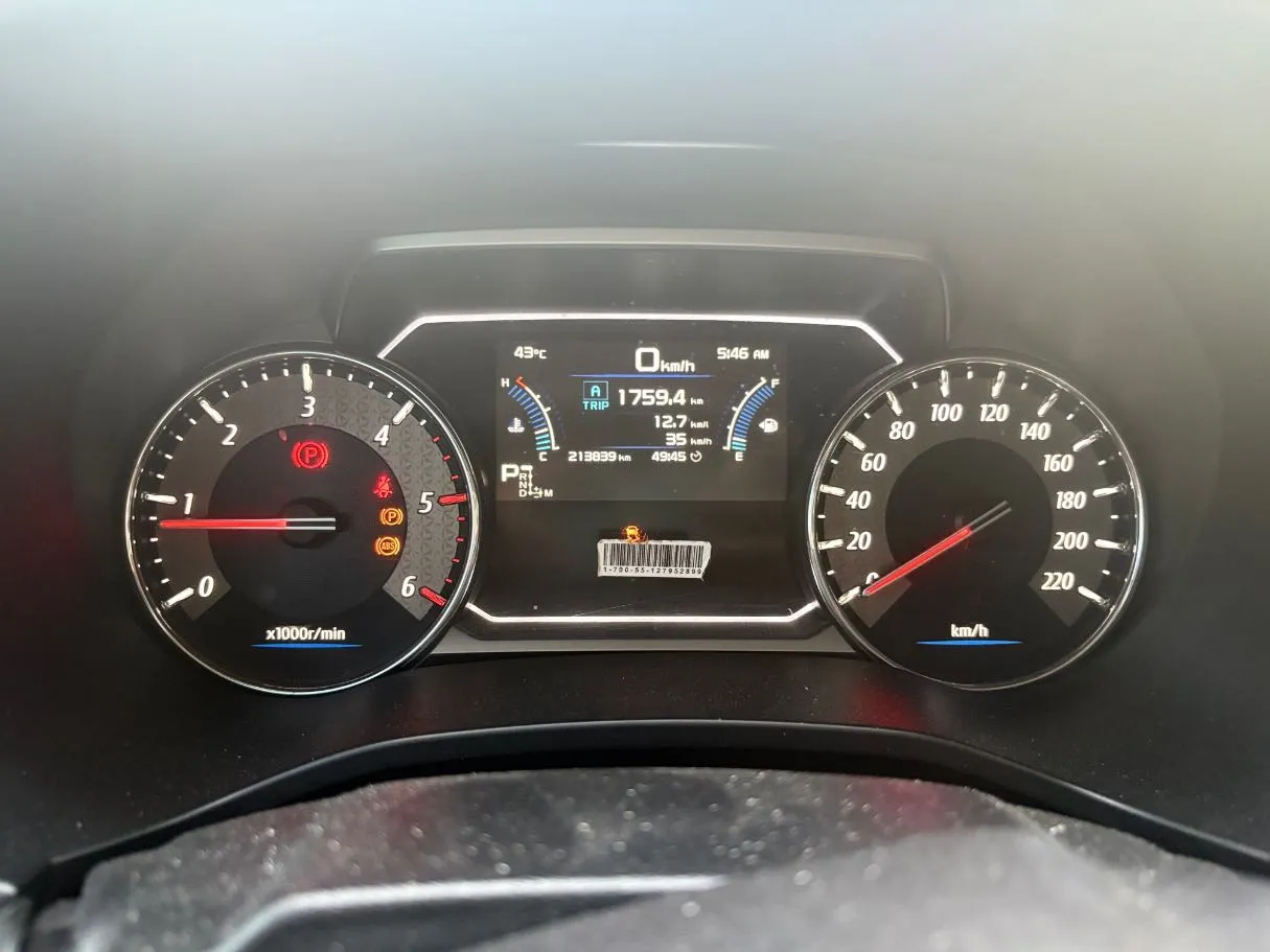 Car image 14