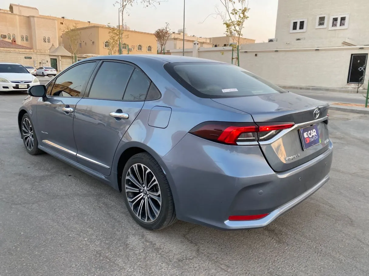 Car image 7