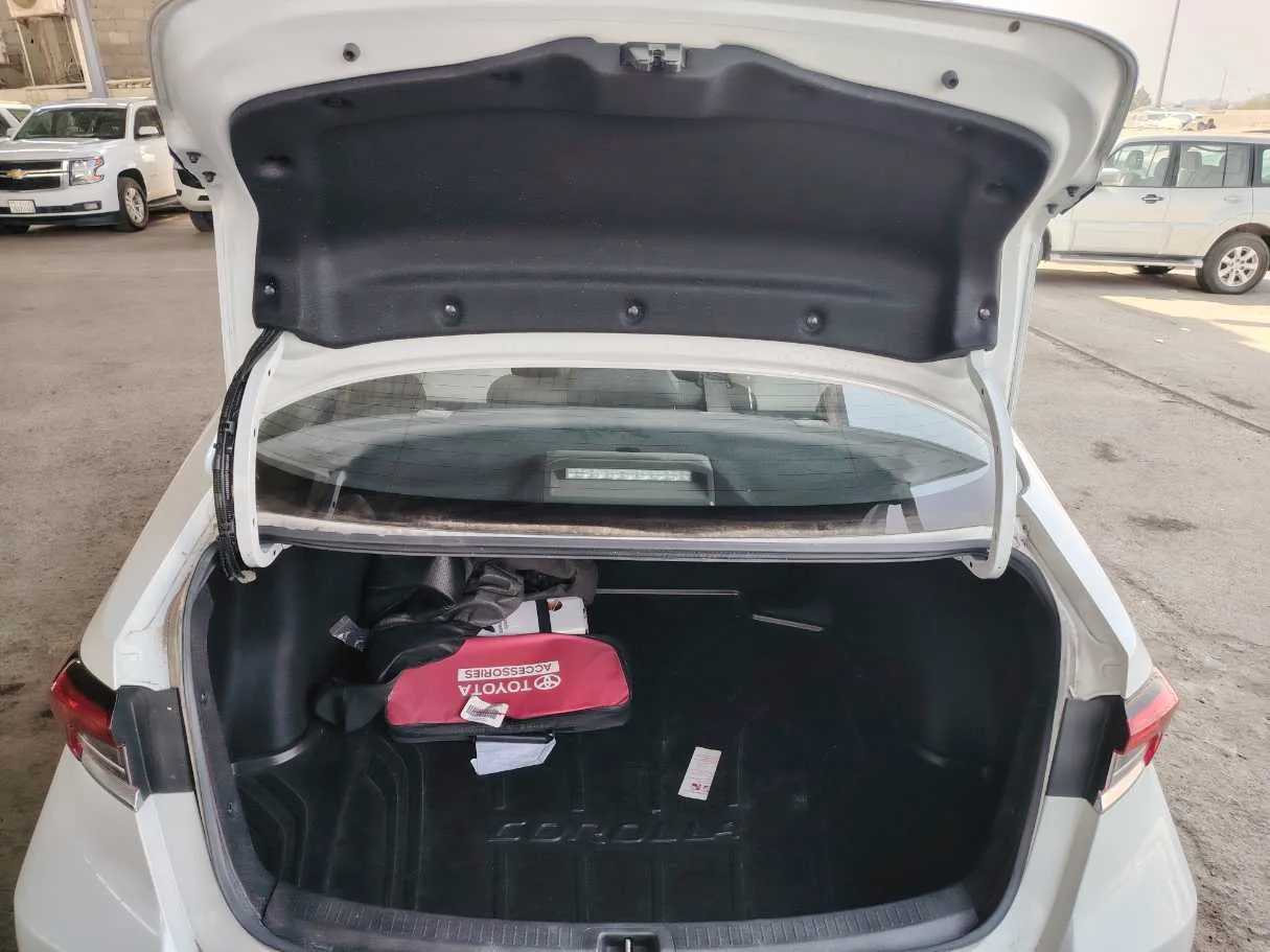 Car image 28