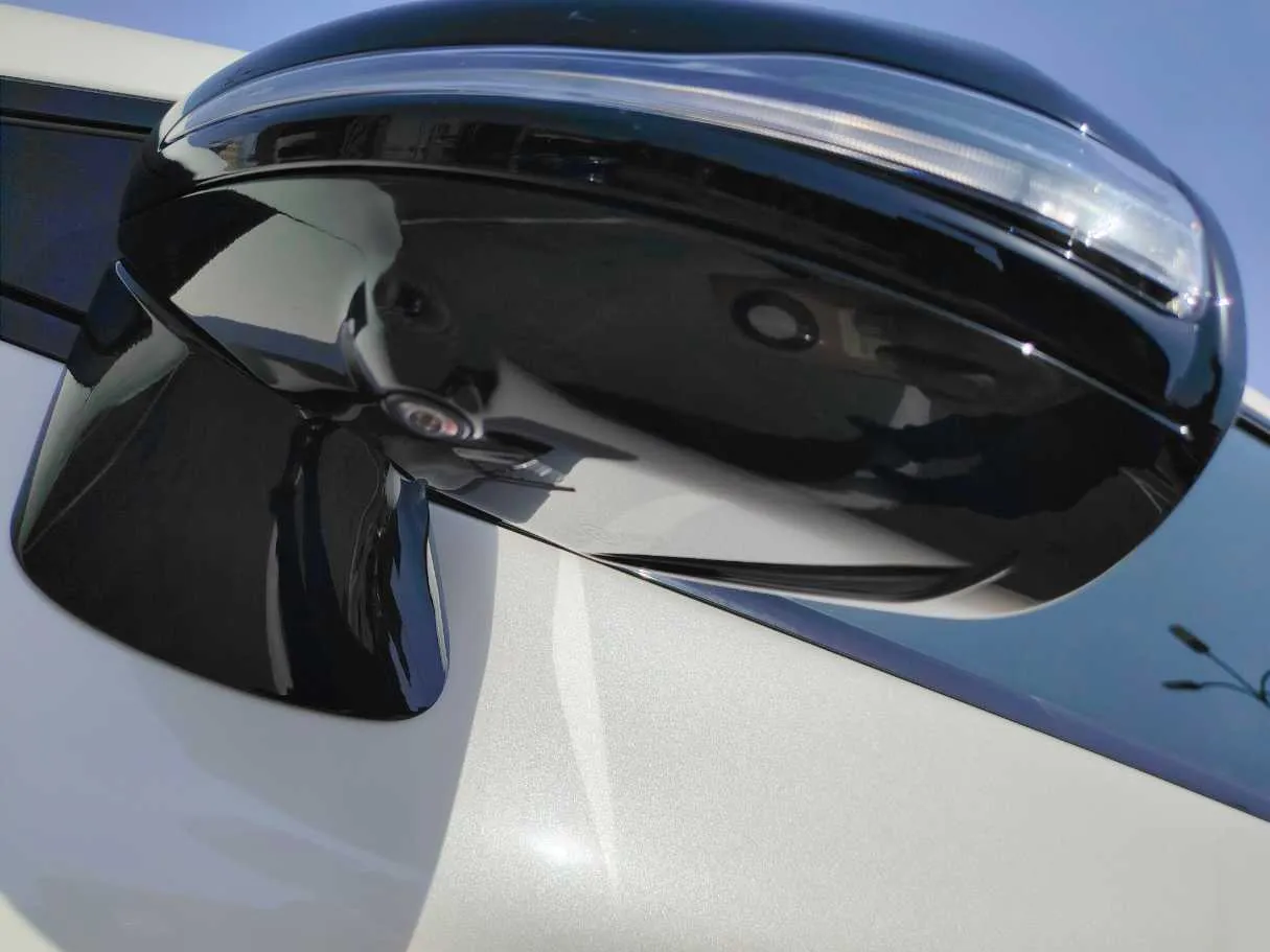 Car image 36