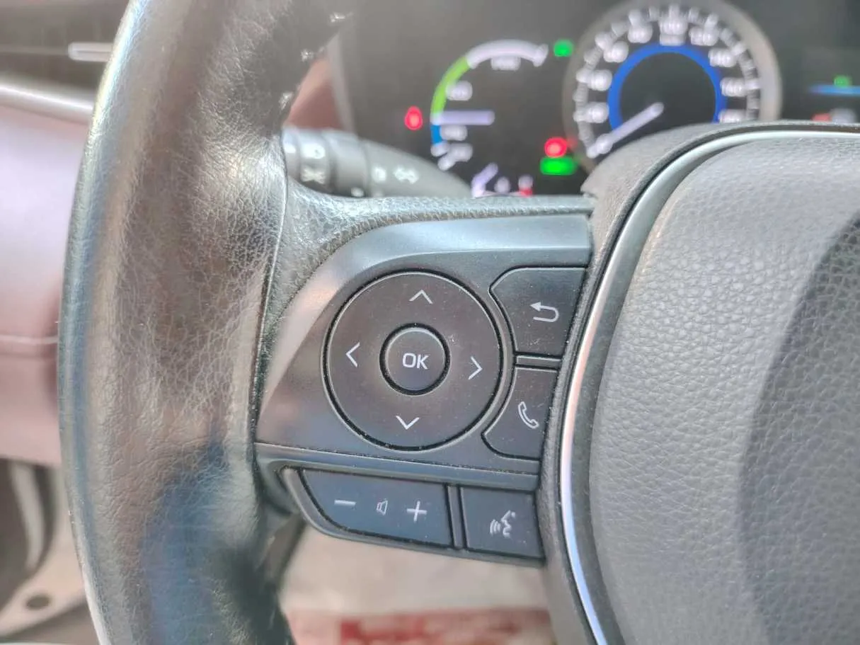 Car image 36