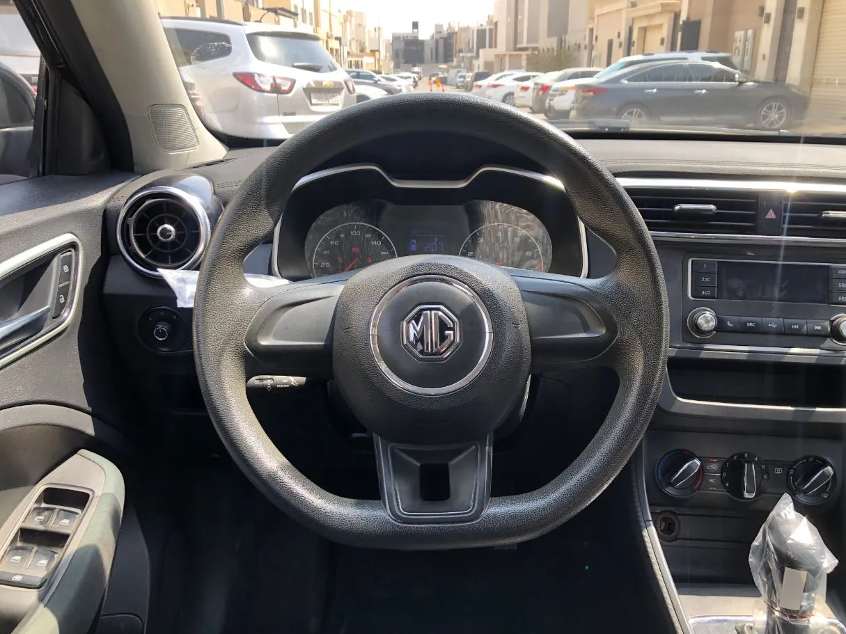 Car image 17