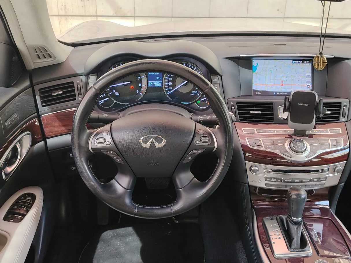 Car image 23