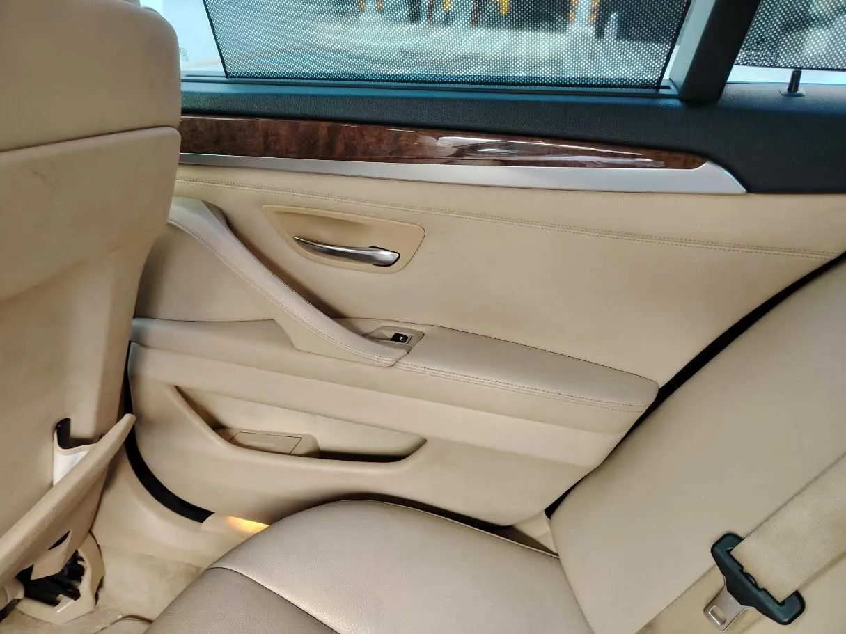 Car image 33