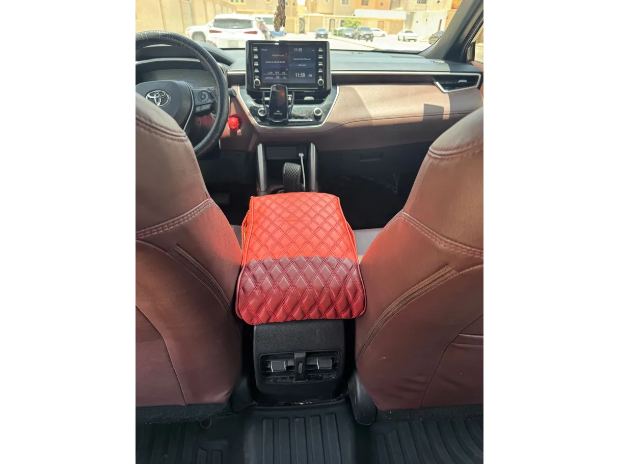 Car image 19