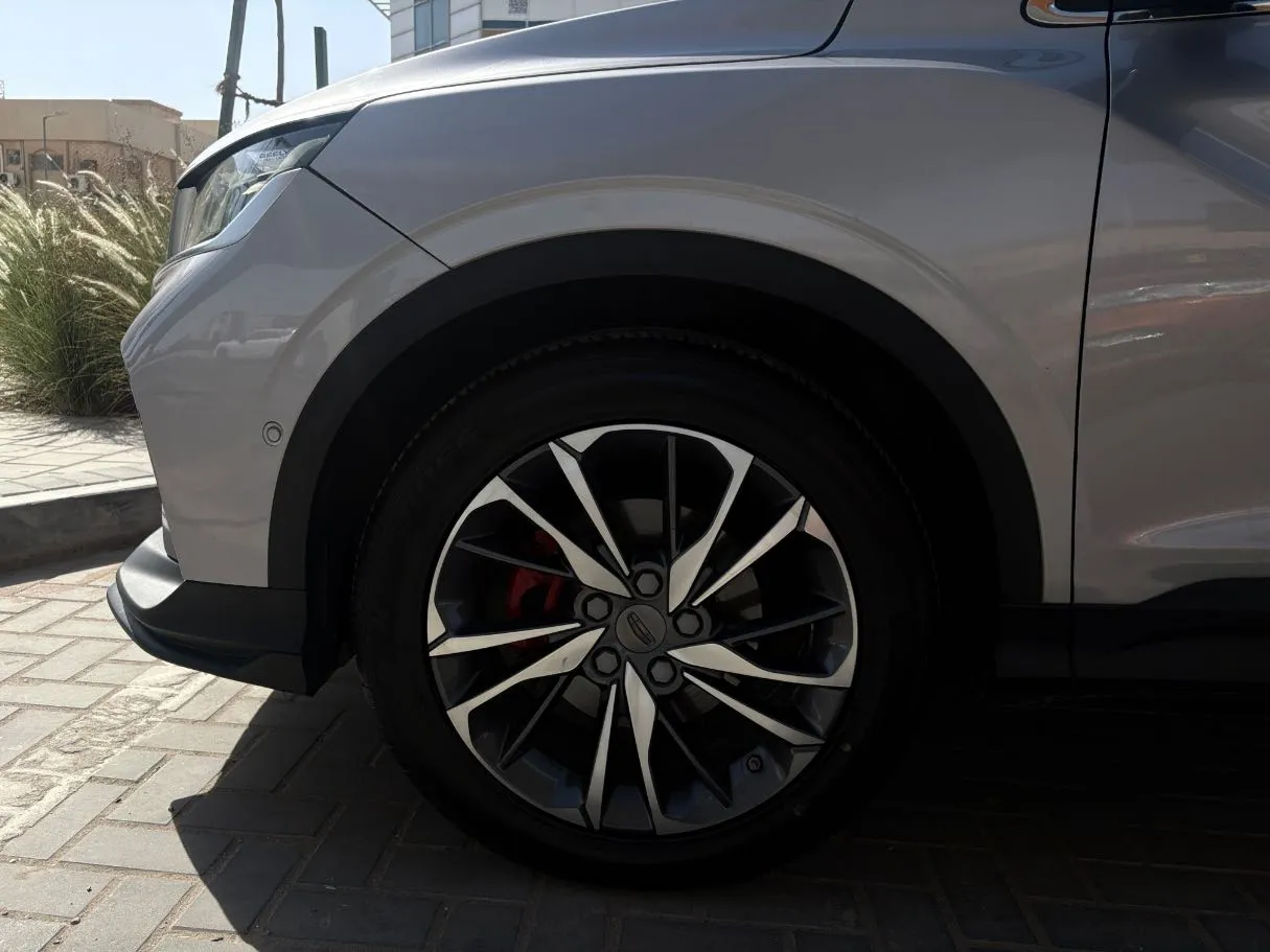 Car image 9
