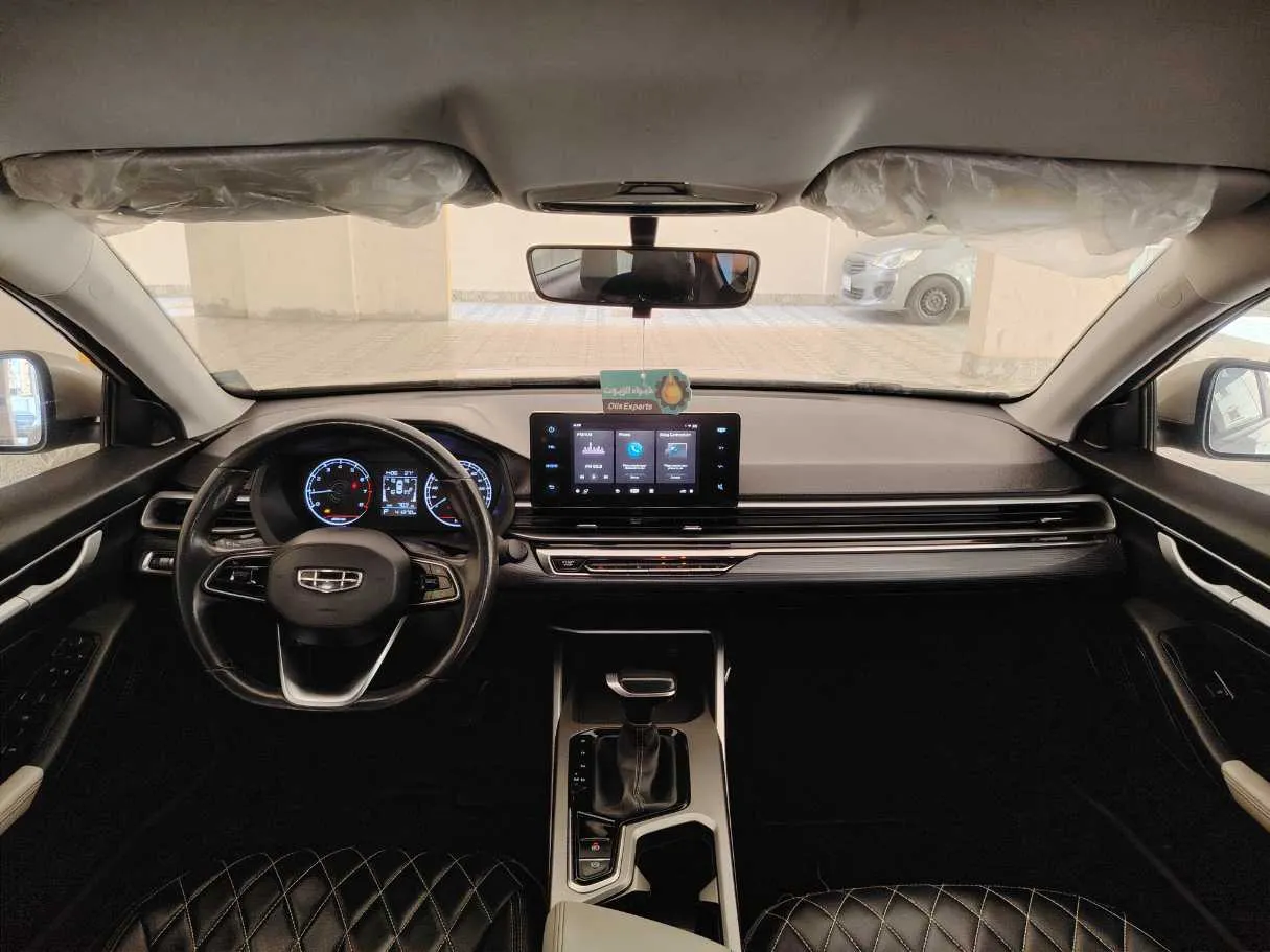 Car image 17