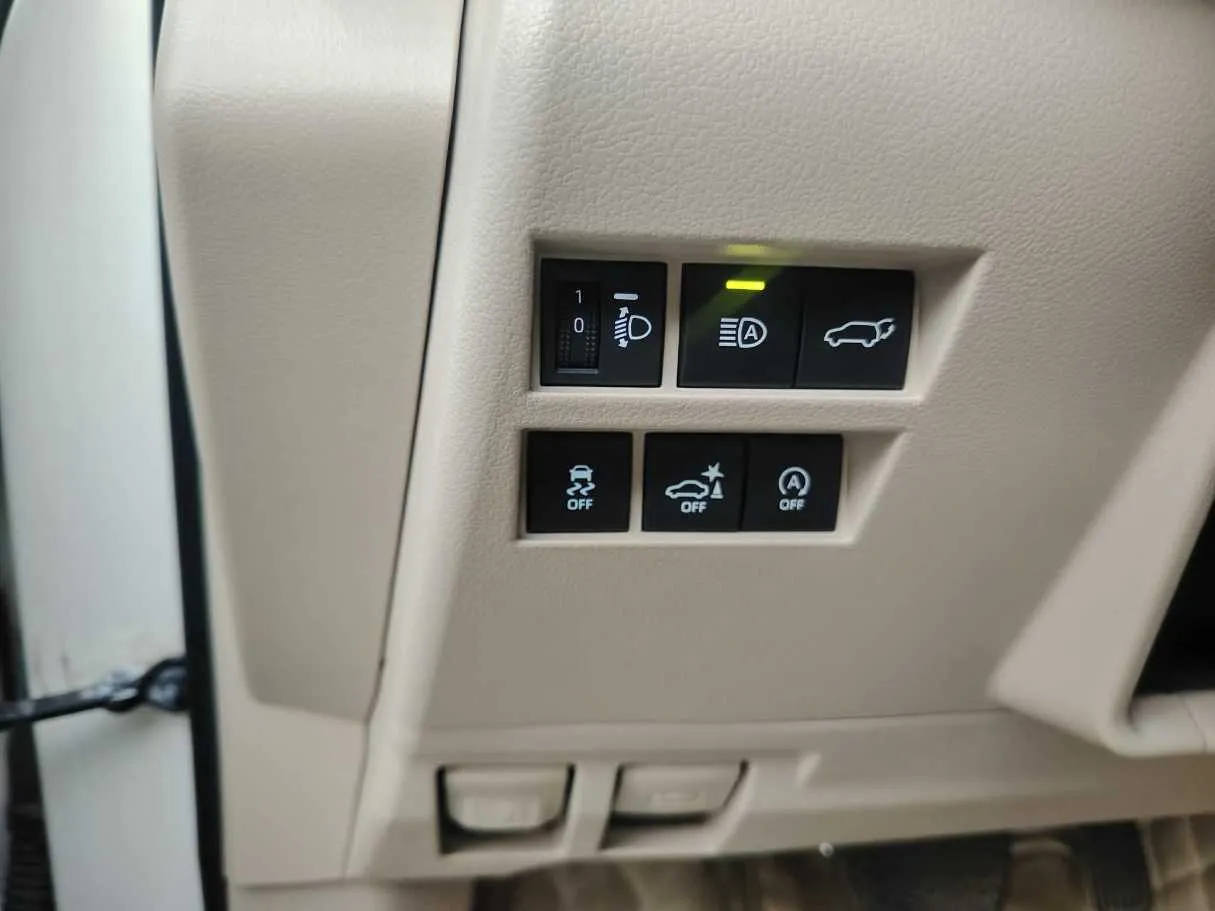 Car image 49