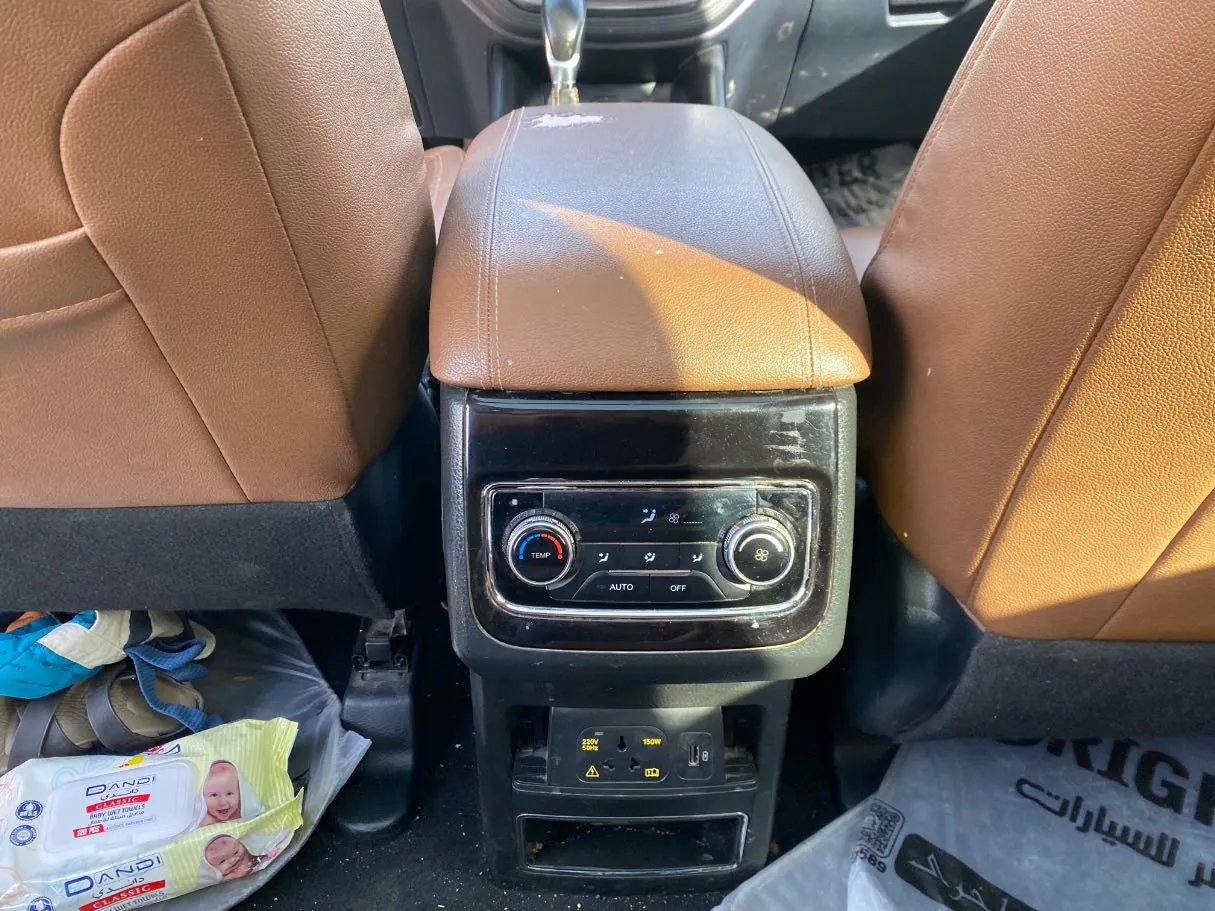 Car image 27