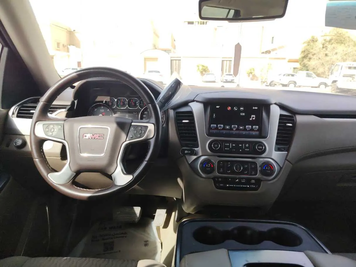 Car image 20