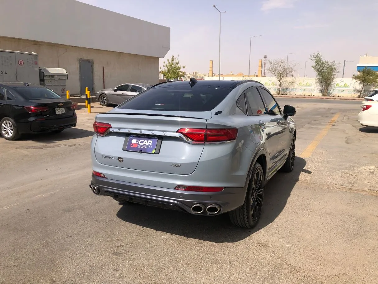 Car image 5