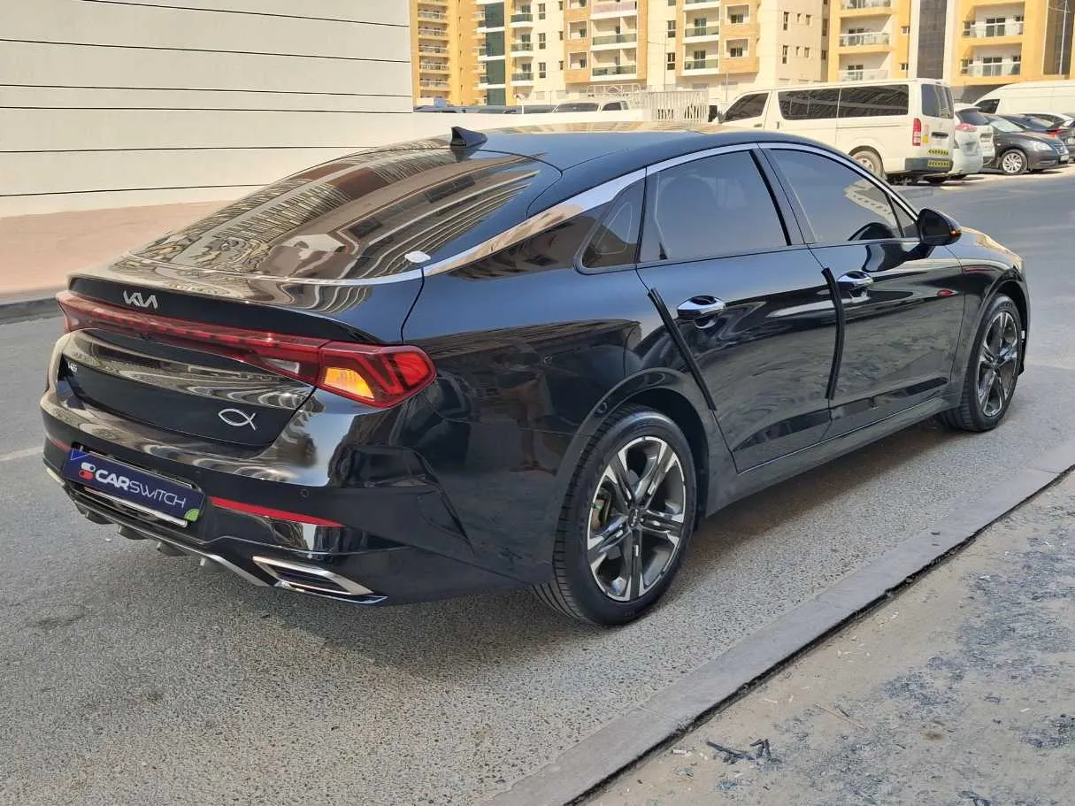 Car image 5