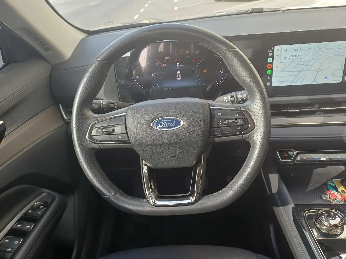 Car image 17