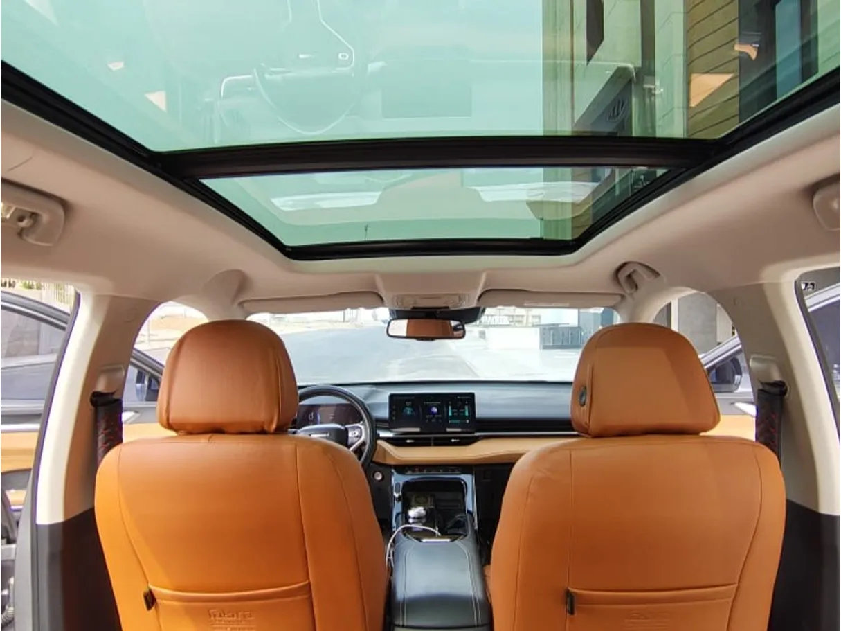 Car image 7