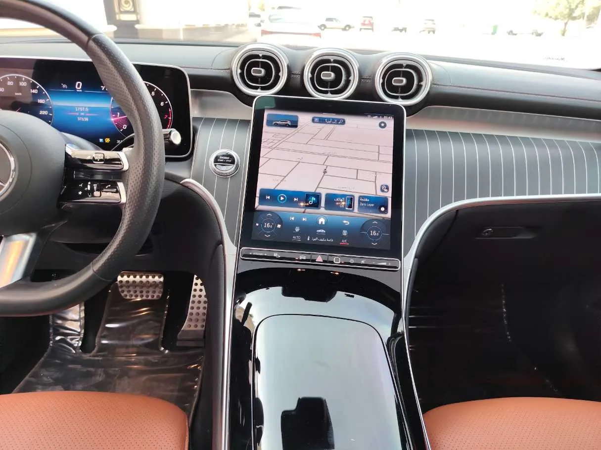 Car image 19